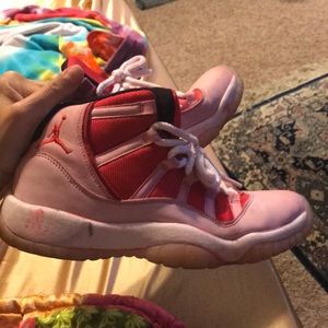 Jordan 11 platinum I died pink lol